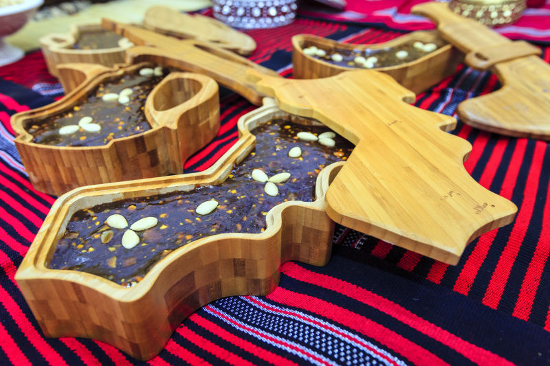 Freshly,Made,Omani,Halwa,-,A,Traditional,Dessert,In,Decorative