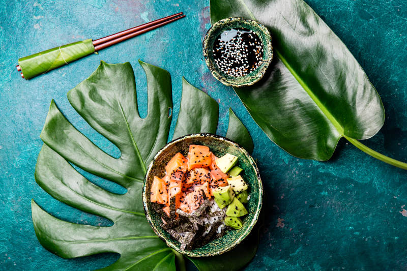 hawaiian-salmon-poke-poce-avocado-rice