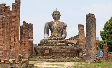 Statuen in Phonsavan